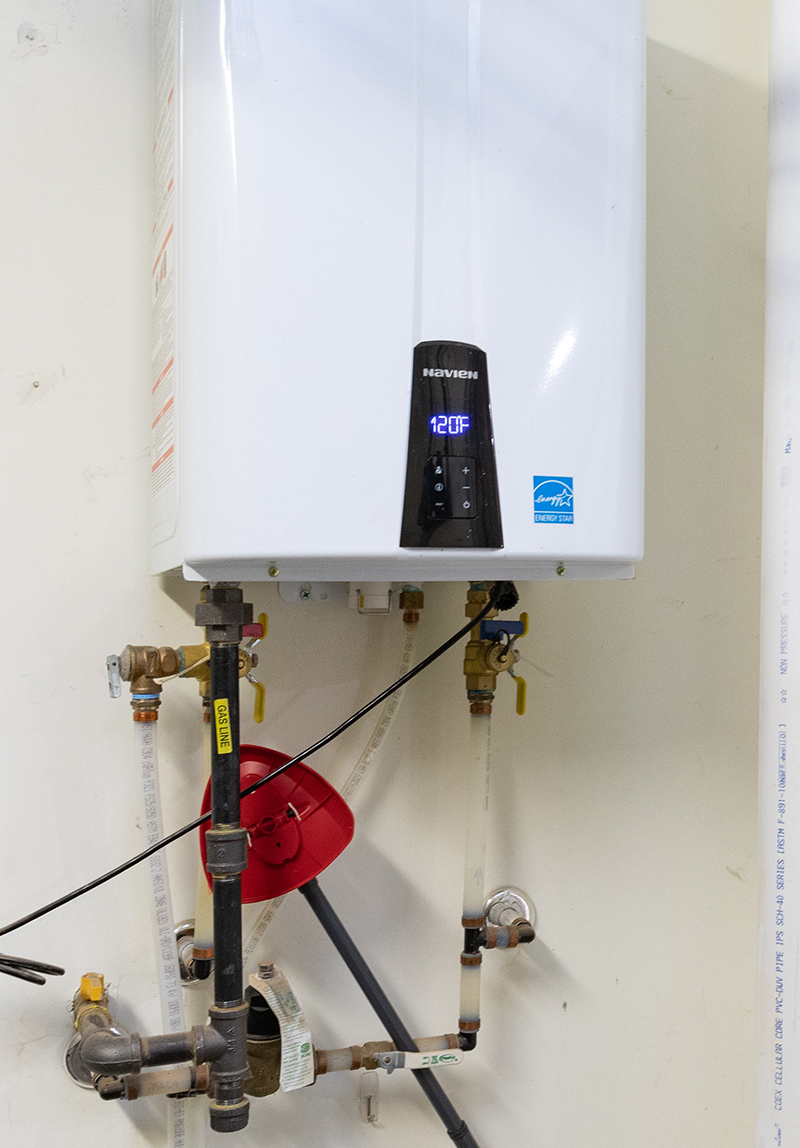 tankless hot water heter